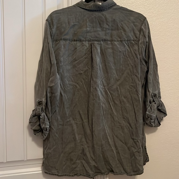 Express Women’s Boyfriend Relaxed Fit Button Up in Olive Green, Size Large - Picture 3 of 4